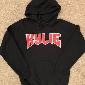 Kylie black sweatshirt size small